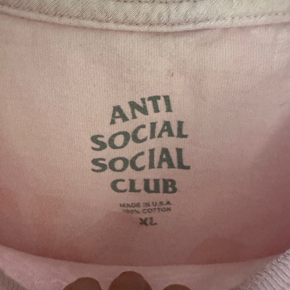 Light pink antisocial social club tee - Picture 3 of 3